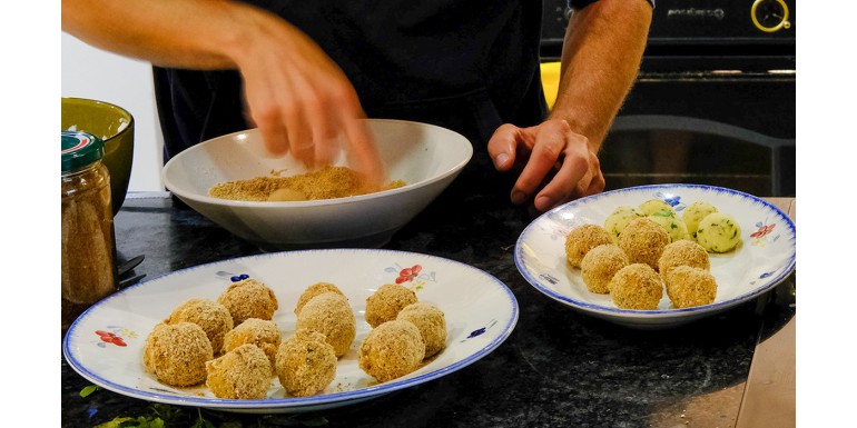 Rice croquettes with garam masala and coriander