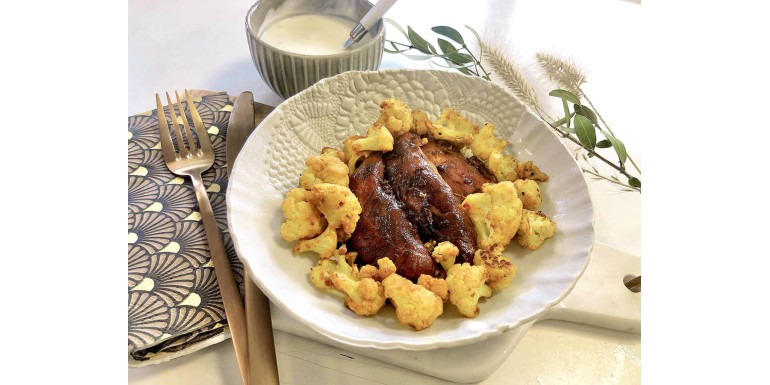 Caramelized chicken fillet and roasted cauliflower with turmeric